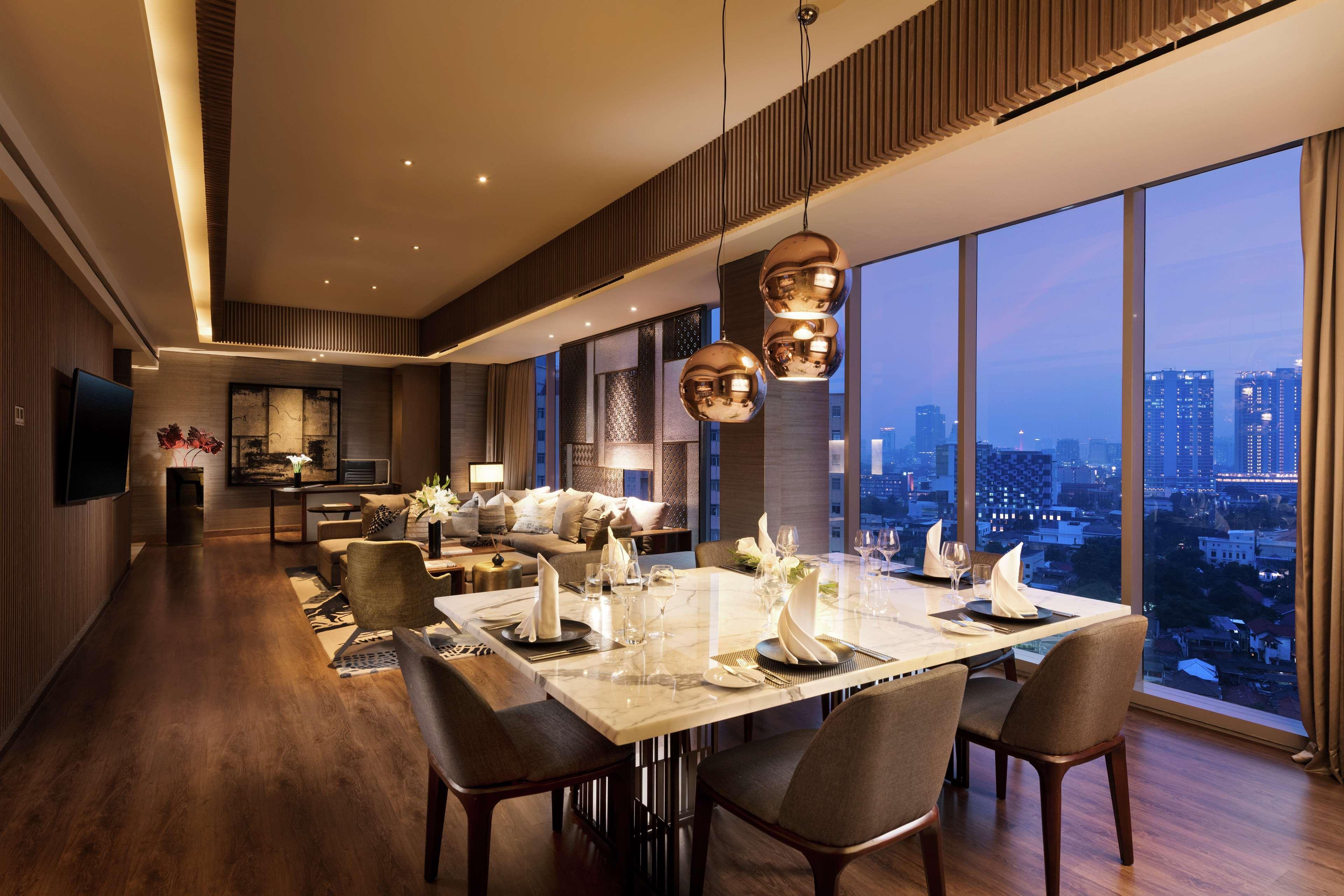 Doubletree By Hilton - Diponegoro Hotel